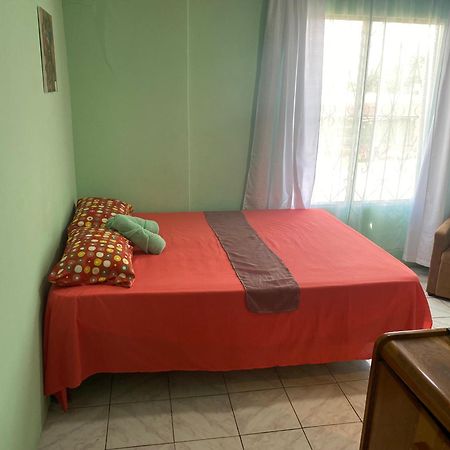 Hostel Casa Marina Пуерто-Лімон Екстер'єр фото