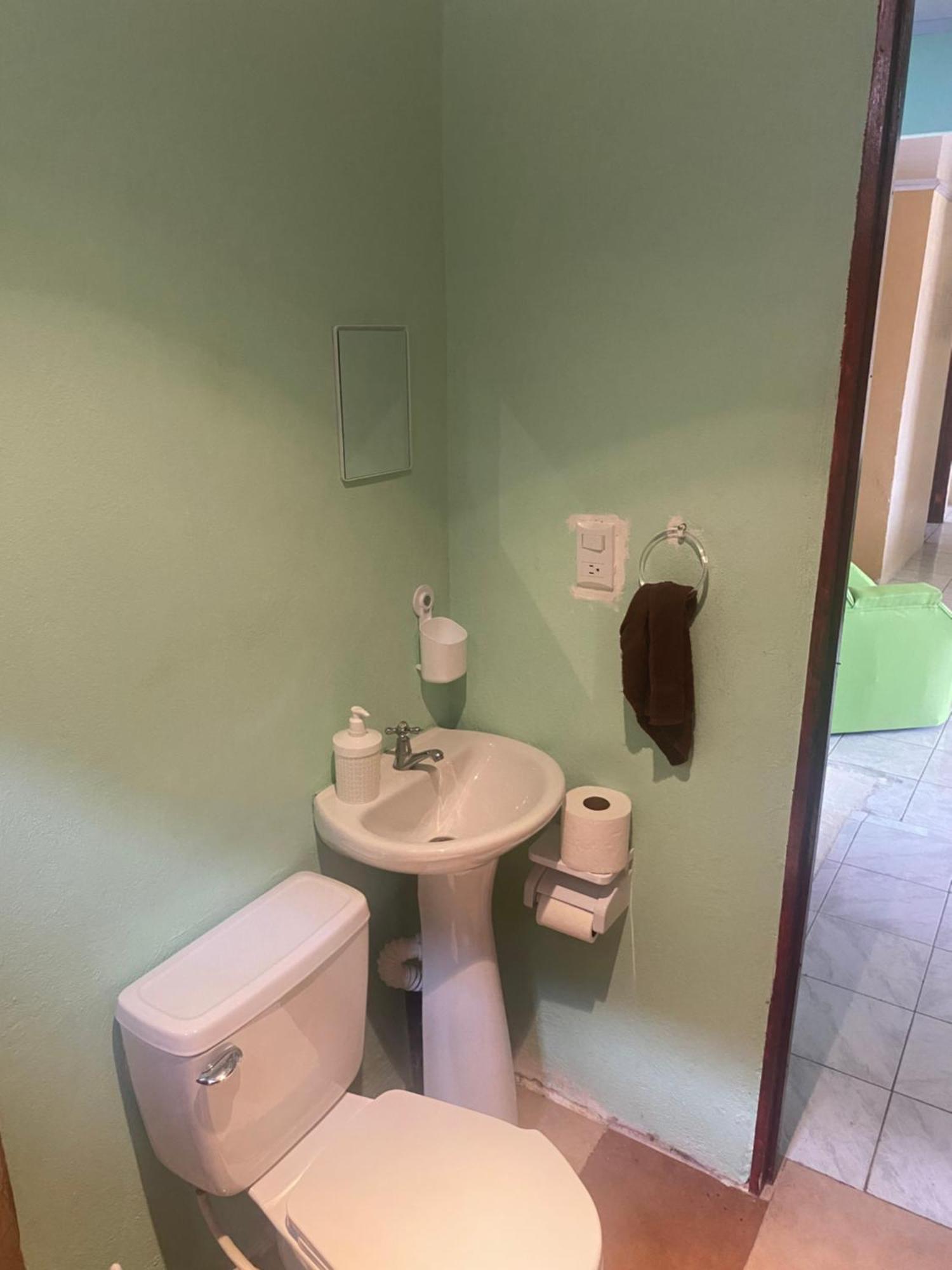 Hostel Casa Marina Пуерто-Лімон Екстер'єр фото
