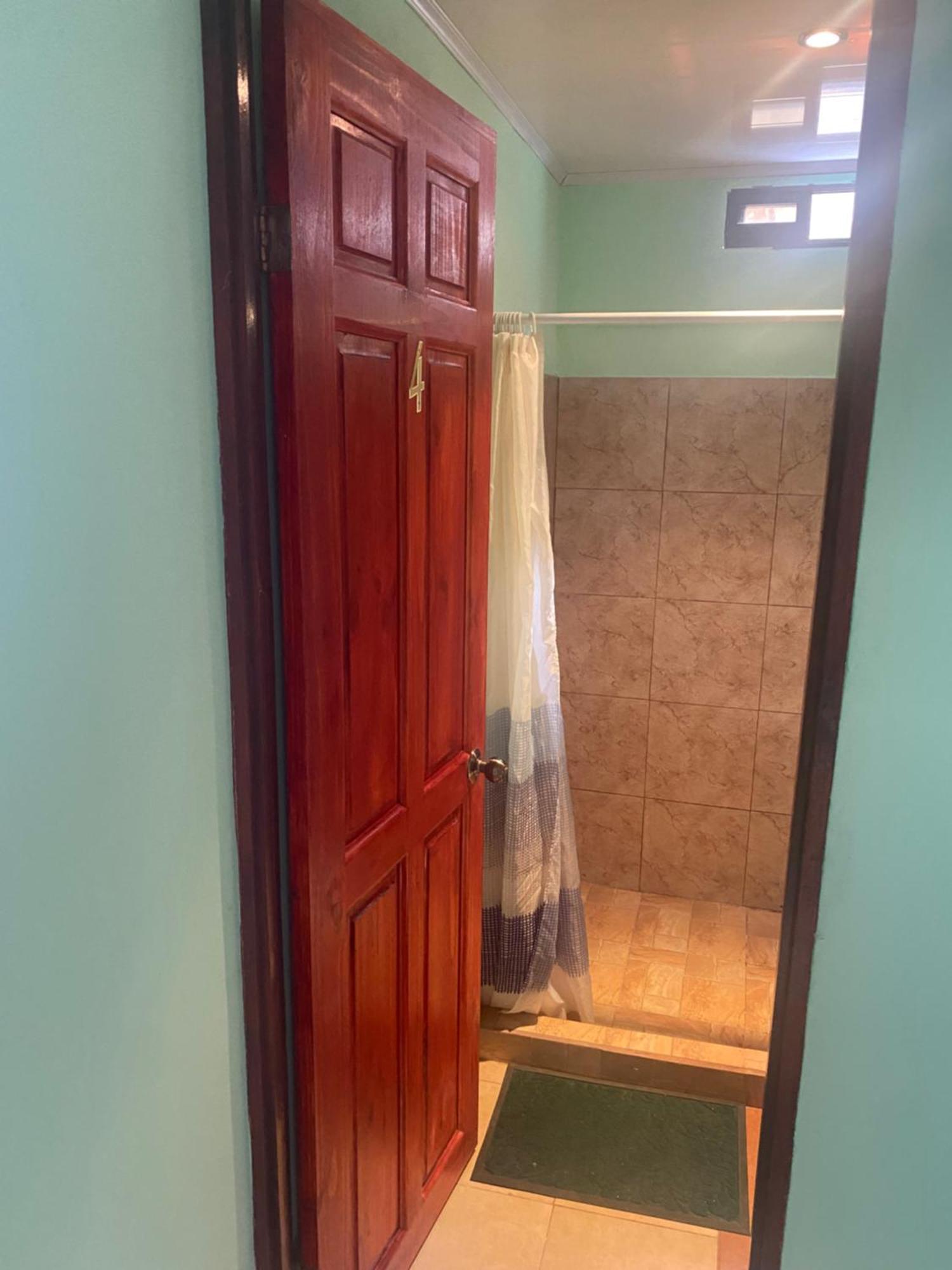 Hostel Casa Marina Пуерто-Лімон Екстер'єр фото