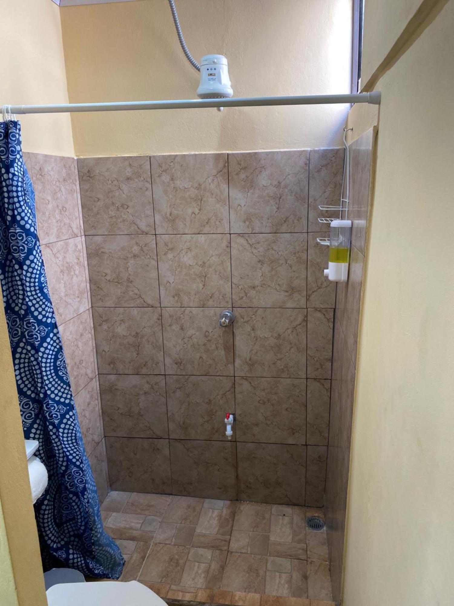 Hostel Casa Marina Пуерто-Лімон Екстер'єр фото
