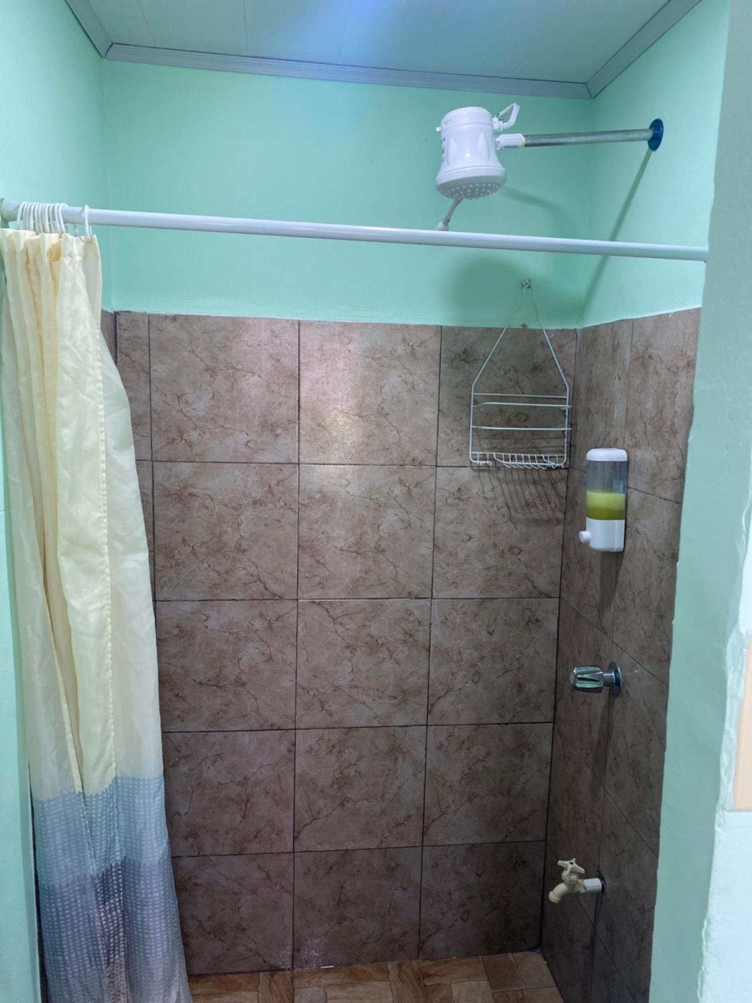 Hostel Casa Marina Пуерто-Лімон Екстер'єр фото